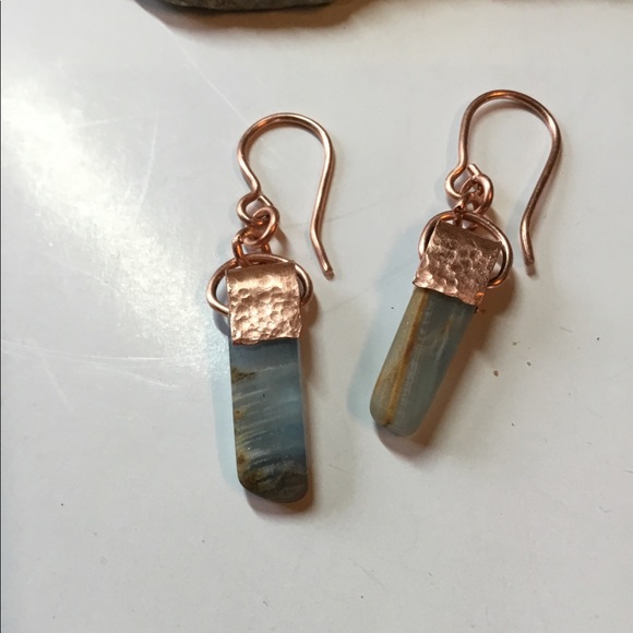 Copper Vintage Style Earrings with Blue calcite. - Picture 6 of 7